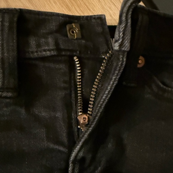 J. Crew • 2T • Girls' Frayed-Hem Denim Shorts in Black w/ copper tone hardware - Picture 4 of 6